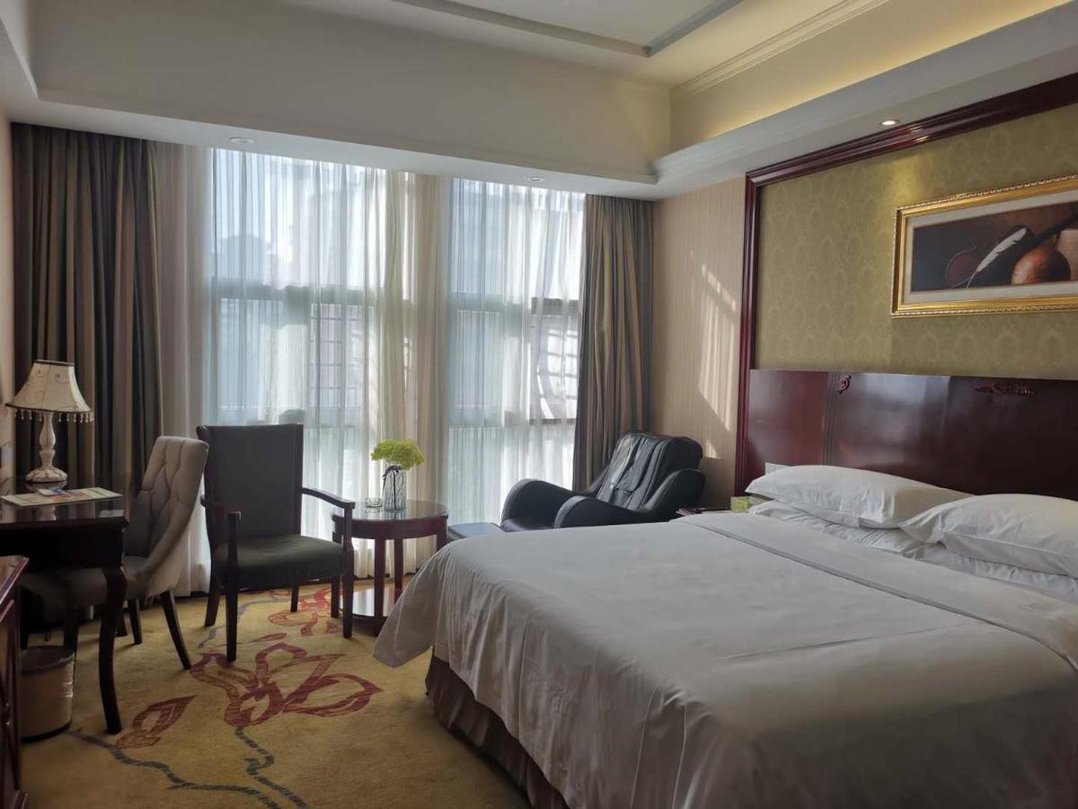 Vienna Hotel Chaozhou Plaza 외부 사진