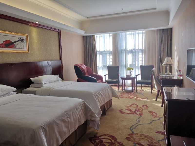 Vienna Hotel Chaozhou Plaza 외부 사진